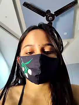 Snapshot of Varnika_aarora chatting on 12-28-24, 11:41 Varnika aarora online show from 12-28-24, 11:41