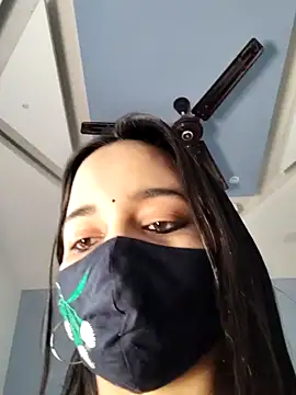 Snapshot of Varnika_aarora chatting on 01-17-25, 10:33 Varnika aarora online show from 01-17-25, 10:33