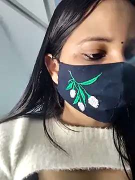 Snapshot of Varnika_aarora chatting on 01-23-25, 07:22 Varnika aarora online show from 01-23-25, 07:22