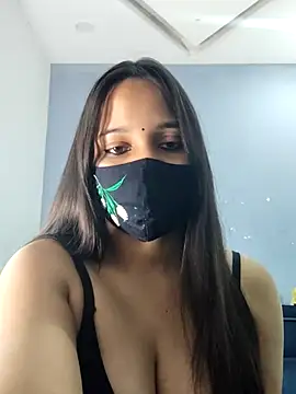 Snapshot of Varnika_aarora chatting on 02-05-25, 05:41 Varnika aarora online show from 02-05-25, 05:41