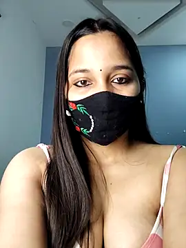 Snapshot of Varnika_aarora chatting on 03-04-25, 09:29 Varnika aarora online show from 03-04-25, 09:29