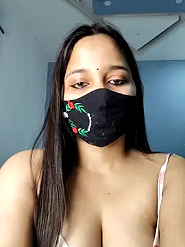 Snapshot of Varnika_aarora chatting on 03-04-25, 12:33 Varnika aarora online show from 03-04-25, 12:33