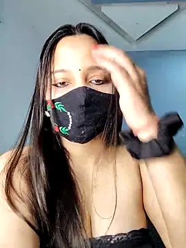 Snapshot of Varnika_aarora chatting on 03-05-25, 04:24 Varnika aarora online show from 03-05-25, 04:24