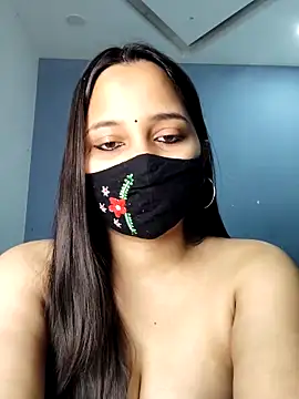 Snapshot of Varnika_aarora chatting on 03-08-25, 05:28 Varnika aarora online show from 03-08-25, 05:28