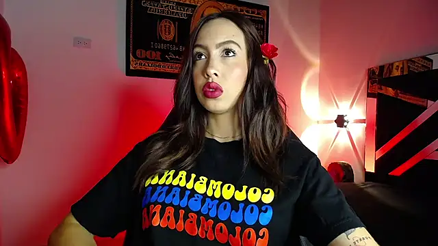 Snapshot of scarlett_buttock chatting on 03-15-25, 01:29 scarlett buttock online show from 03-15-25, 01:29
