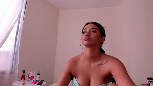 Snapshot of evely_coelloo chatting on 12-03-24, 09:34 evely coelloo online show from 12-03-24, 09:34