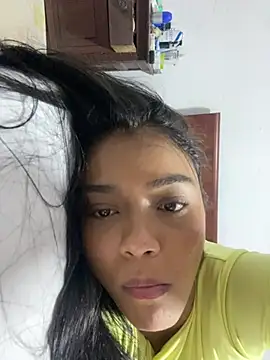 Snapshot of evely_coelloo chatting on 01-06-25, 01:31 evely coelloo online show from 01-06-25, 01:31