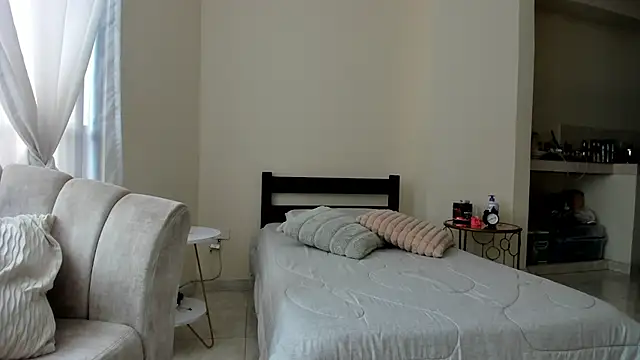 Snapshot of evely_coelloo chatting on 03-04-25, 07:01 evely coelloo online show from 03-04-25, 07:01