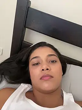 Snapshot of evely_coelloo chatting on 03-08-25, 06:37 evely coelloo online show from 03-08-25, 06:37