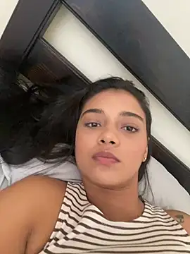 Snapshot of evely_coelloo chatting on 03-13-25, 10:21 evely coelloo online show from 03-13-25, 10:21