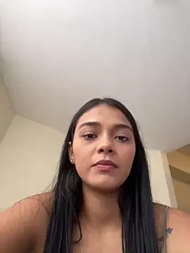 Snapshot of evely_coelloo chatting on 03-18-25, 09:32 evely coelloo online show from 03-18-25, 09:32