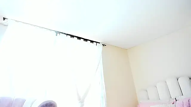 Snapshot of evely_coelloo chatting on 10-14-25, 05:36 evely coelloo online show from 10-14-25, 05:36