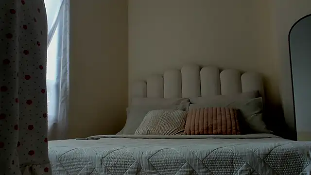 Snapshot of evely_coelloo chatting on 11-14-25, 04:38 evely coelloo online show from 11-14-25, 04:38