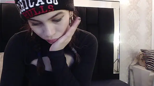  yuyi online show from 02-27-25, 12:13