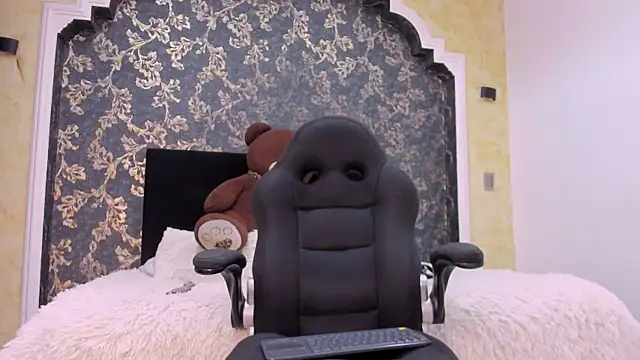 Isa Little Star online show from 02-04-25, 12:55