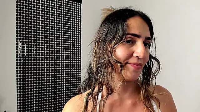 misshiccups online show from 02-22-25, 04:29