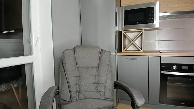 Snapshot of cutegirlonline29 chatting on 03-27-26, 05:23 cutegirlonline29 online show from 03-27-26, 05:23