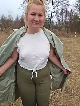 Snapshot of -Schweppes- chatting on 03-13-25, 09:32 -Schweppes- online show from 03-13-25, 09:32