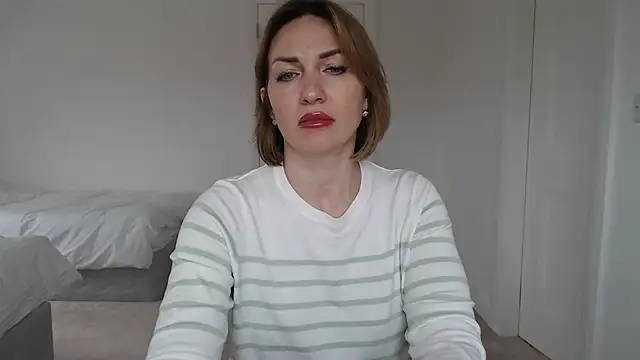 Snapshot of Mallinia chatting on 03-17-25, 04:01 Mallinia online show from 03-17-25, 04:01