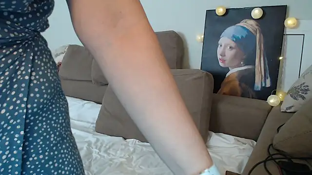 Snapshot of Mallinia chatting on 11-25-25, 10:15 Mallinia online show from 11-25-25, 10:15