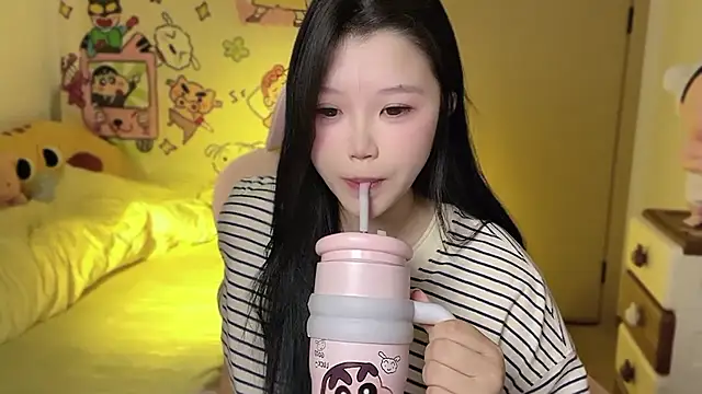 Snapshot of xiSSts chatting on 10-05-25, 08:18 xiSSts online show from 10-05-25, 08:18