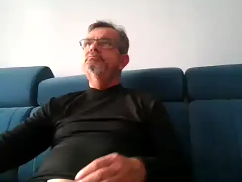 axecoman60 online show from 02-01-25, 08:50