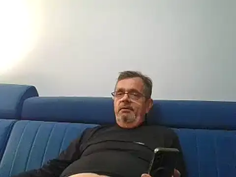 axecoman60 online show from 02-01-25, 06:08