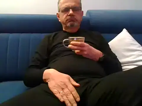 axecoman60 online show from 02-17-25, 07:53