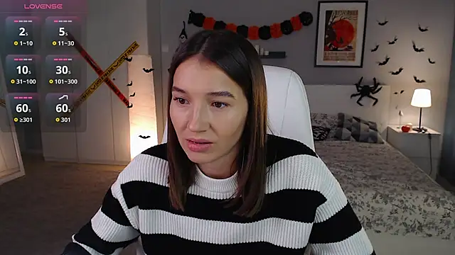 Snapshot of Bellla_Haddid chatting on 10-25-25, 01:24 Bellla Haddid online show from 10-25-25, 01:24