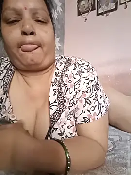 Snapshot of Kavya_kapoor chatting on 06-14-26, 02:24 Kavya kapoor online show from 06-14-26, 02:24