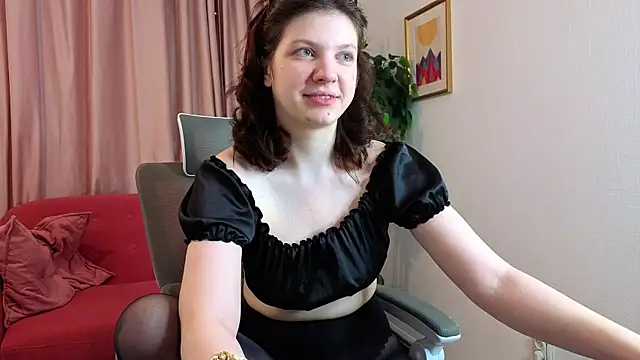 Snapshot of Baby_Evalena chatting on 06-10-26, 05:07 Baby Evalena online show from 06-10-26, 05:07