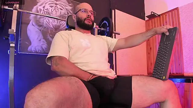 Luke  09 online show from 03-11-26, 11:49