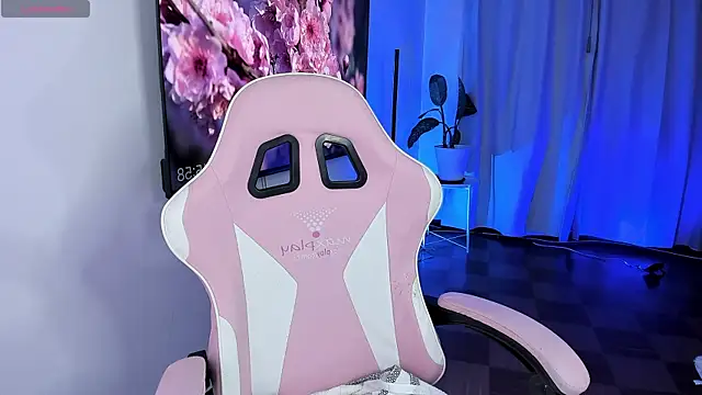 Kendall Bunnyy online show from 06-04-26, 08:59