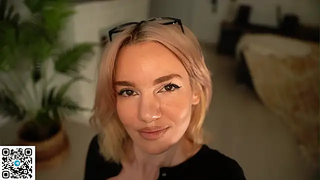 Heidi11 online show from 03-26-26, 02:22