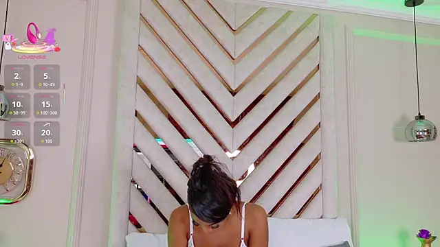 Lola King online show from 09-25-25, 04:27