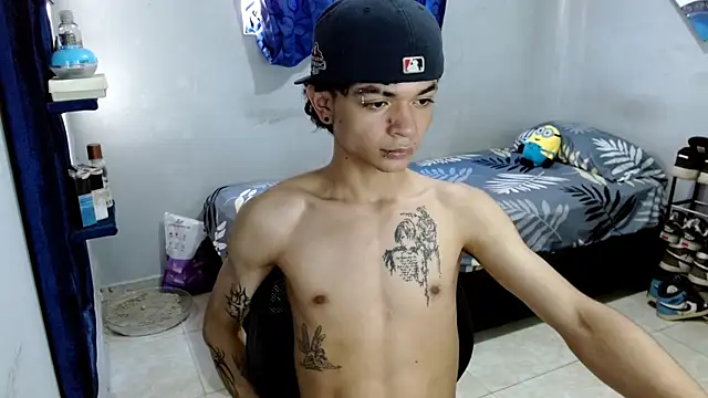 Snapshot of Lovebeng_ chatting on 01-31-25, 01:02 Lovebeng  online show from 01-31-25, 01:02