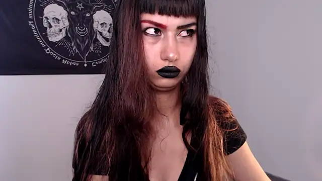 Snapshot of Little-Lucifer chatting on 11-06-25, 08:21 Little-Lucifer online show from 11-06-25, 08:21