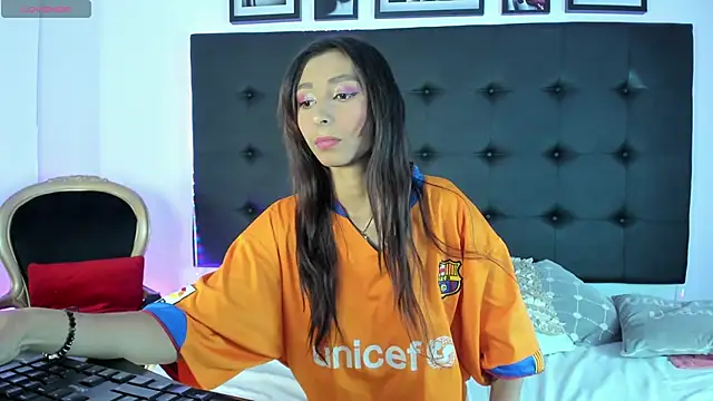 SaraDreamss online show from 01-06-25, 08:39