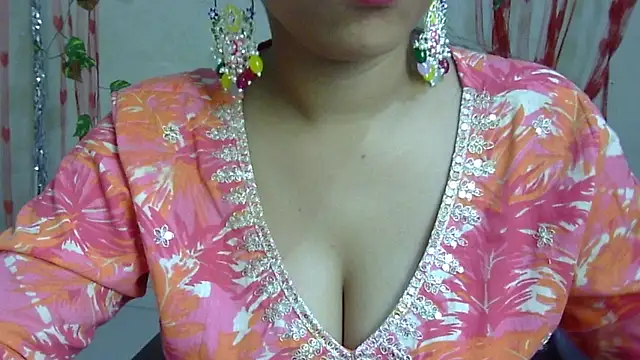 Snapshot of Preeti-Sexy chatting on 10-24-25, 05:37 Preeti-Sexy online show from 10-24-25, 05:37