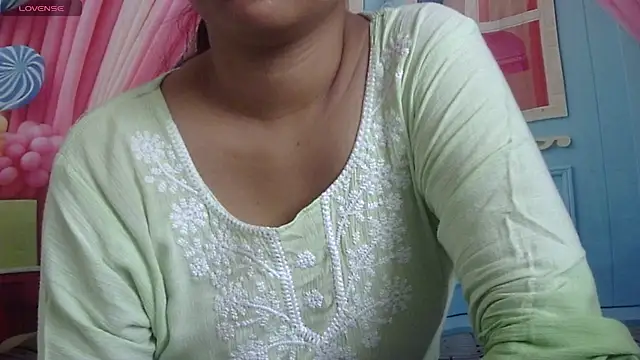 Snapshot of Preeti-Sexy chatting on 06-12-26, 07:51 Preeti-Sexy online show from 06-12-26, 07:51