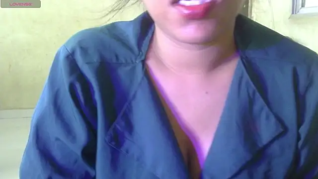 Snapshot of Preeti-Sexy chatting on 06-22-26, 10:01 Preeti-Sexy online show from 06-22-26, 10:01