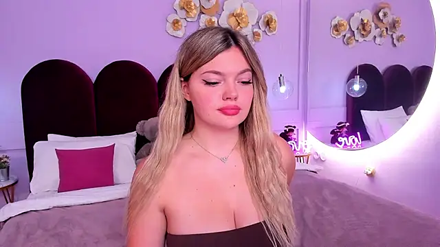 ZaraBloom online show from 10-15-25, 03:56