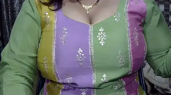 Snapshot of MONICA-LOVE chatting on 12-26-24, 08:53 MONICA-LOVE online show from 12-26-24, 08:53