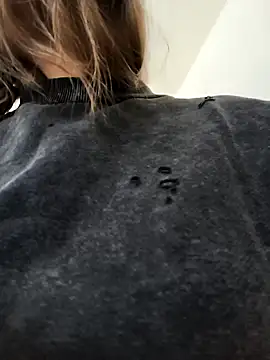 Snapshot of AliceBrayan chatting on 09-15-25, 05:07 AliceBrayan online show from 09-15-25, 05:07