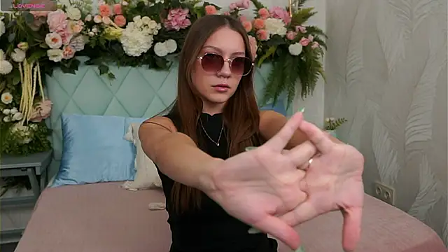 AliceBrayan online show from 03-12-26, 05:08