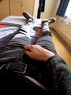 Snapshot of pascalino100 chatting on 02-26-26, 09:30 pascalino100 online show from 02-26-26, 09:30