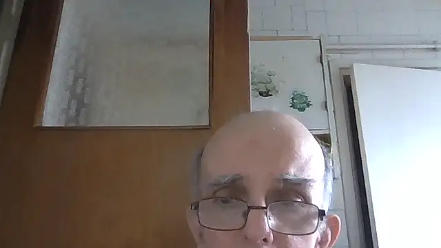 Snapshot of mariusica1@xh chatting on 02-06-26, 10:51 mariusica1xh online show from 02-06-26, 10:51