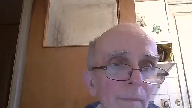 Snapshot of mariusica1@xh chatting on 02-17-26, 01:29 mariusica1xh online show from 02-17-26, 01:29