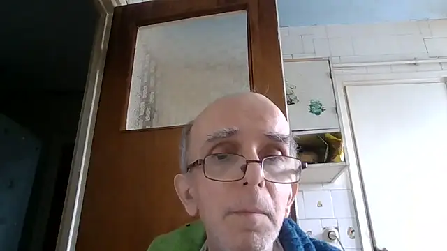 Snapshot of mariusica1@xh chatting on 02-18-26, 01:40 mariusica1xh online show from 02-18-26, 01:40