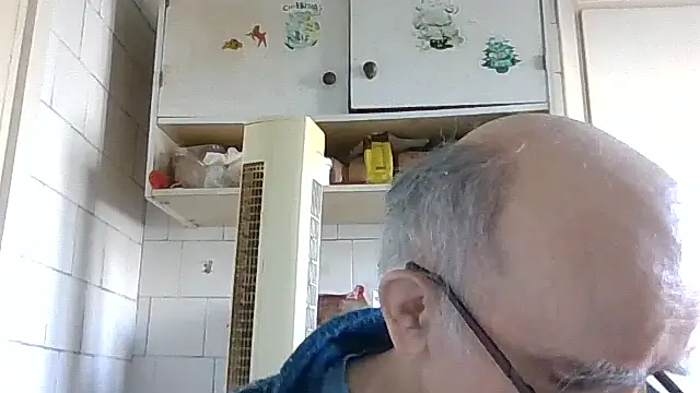 Snapshot of mariusica1@xh chatting on 02-22-26, 01:31 mariusica1xh online show from 02-22-26, 01:31